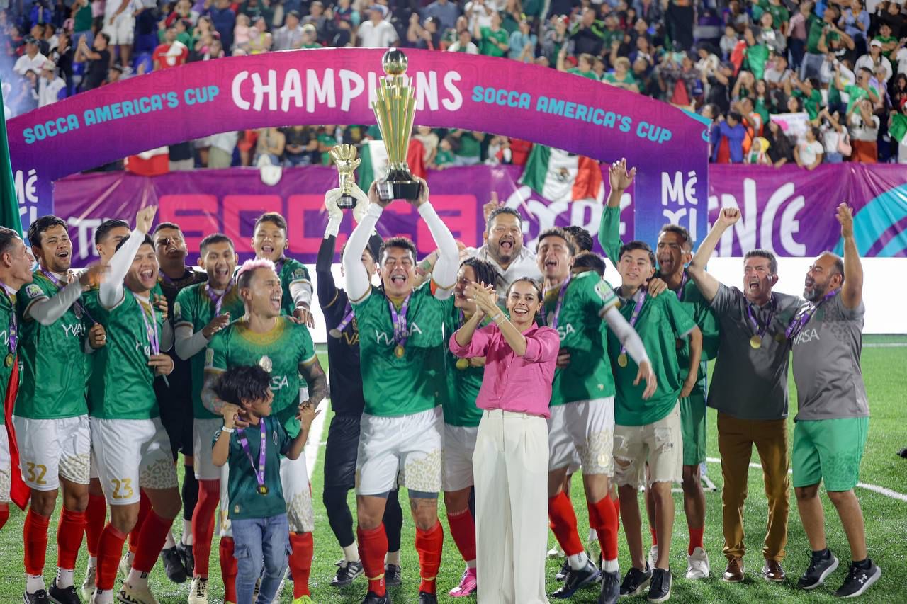 México campeón con un contundente marcador 2-0 contra Hungría.