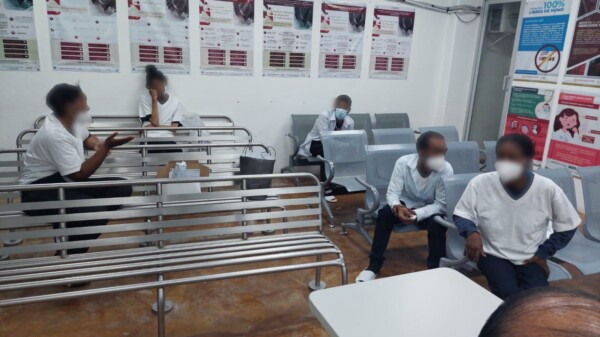 Concluyen proceso migratorio de 12 cubanos rescatados por crucero cerca de Mahahual