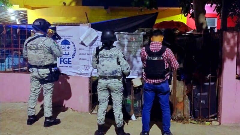 Detiene FGE y Guardia Nacional a tres personas durante un cateo en Playa del Carmen