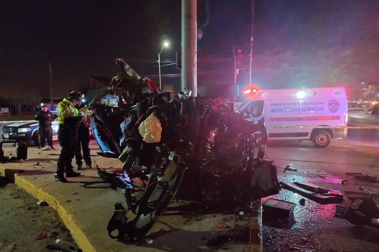 Muere Diego Chávez, jugador de Bravos de Juárez; el auto en el que viaja se estrelló contra un poste y quedó deshecho.