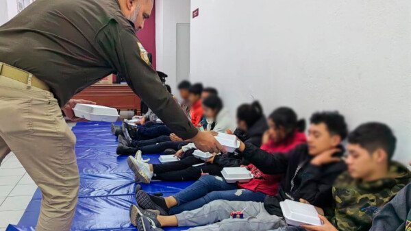 Aseguran en Yucatán a 150 migrantes en dos autobuses