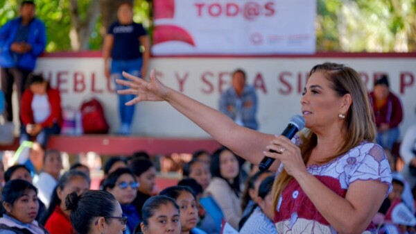 Lleva Mara Lezama esperanza y apoyos a la Zona Maya con entrega de tarjetas ‘Comemos Tod@s’