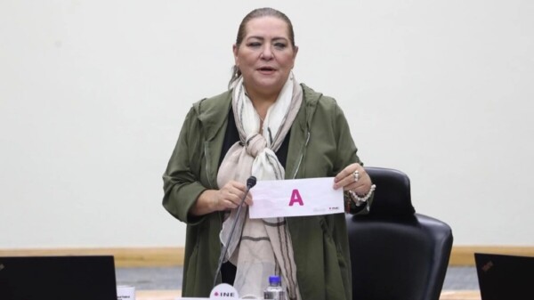 Define INE a convocados para ir a casillas en junio