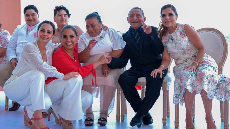 Unen sus vidas 350 parejas en Cancún, Mara Lezama es testigo de honor en Bodas Colectivas