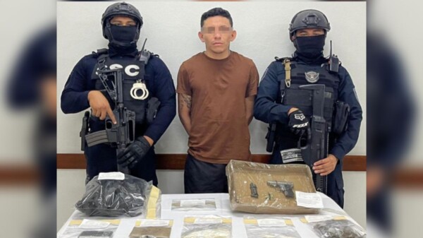 En Cozumel detienen a presunto narcomenudista armado