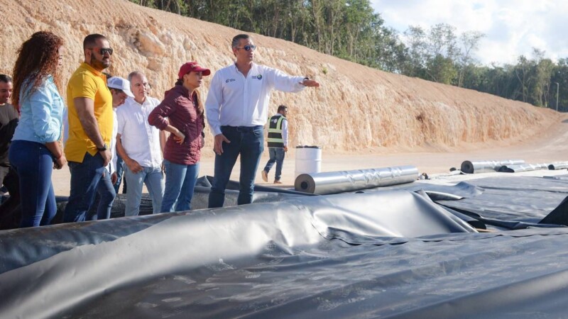 Recorren autoridades de BJ nueva celda Cipres para residuos sólidos en Cancún