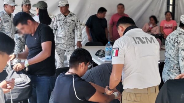 Rescatan a 156 extranjeros que eran transportados hacinados en unidades de carga