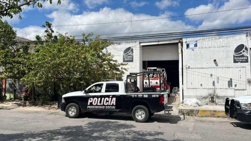 Denuncian robo con violencia en empresa Alumik en Cancún