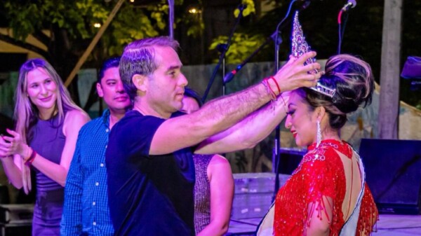 Diego Castañón inaugura y corona a los Reyes del Carnaval Tulum 2024