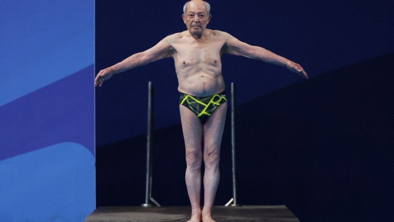 VIRALES Iraní se echó un clavado ¡a sus 100 años!