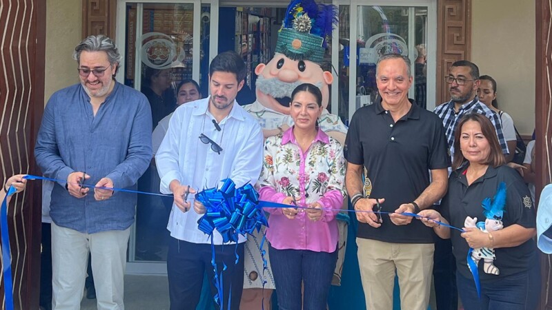 Inauguran en Tulum Farmacia Similares con temática maya