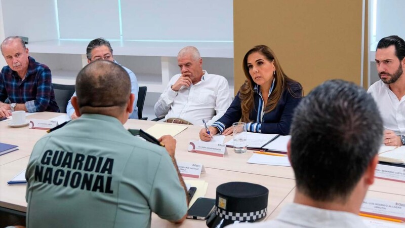 Instala Mara Lezama Mesas de Trabajo para el mejoramiento de la seguridad, rapidez, eficacia y comodidad de la población y visitantes en el aeropuerto de Cancún