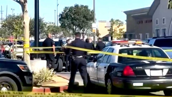 Mujer armada con fusil de asalto desata tiroteo en iglesia de Texas