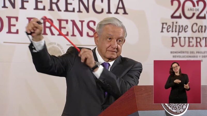 “Se fugó el policía responsable del asesinato del normalista”