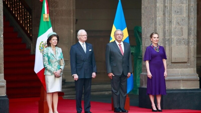 Reyes de Suecia son recibidos en Palacio Nacional por AMLO