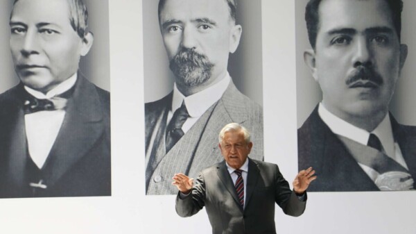 AMLO: mañanera, marco para seminario de personajes históricos