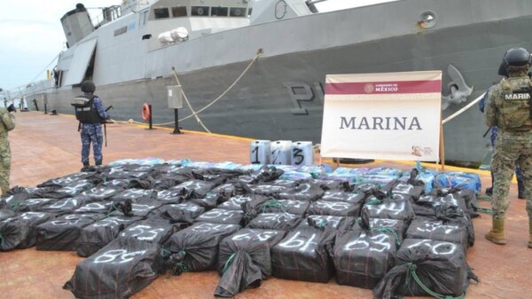 Asegura la Marina casi 3 toneladas de cocaína frente a las costas de Acapulco