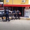 Balean a chofer de combi a las puertas de una tienda en el fraccionamiento Cielo Nuevo