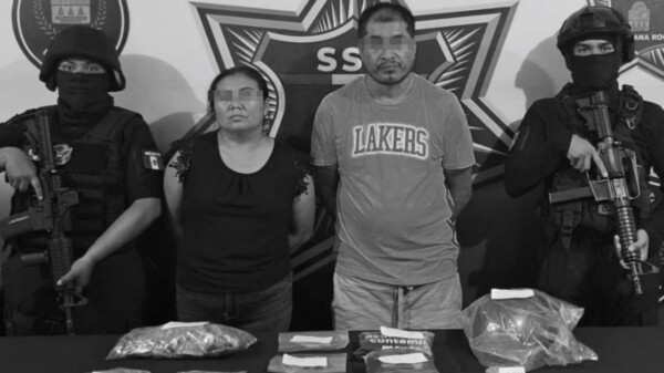 Detienen a hombre y una mujer con droga en la Región 100 de Cancún