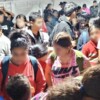 Rescatan a 144 personas migrantes en un vagón de tren