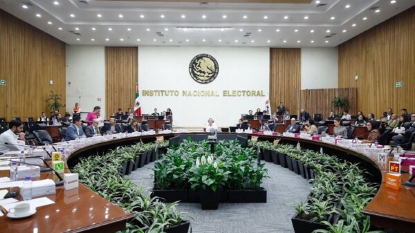 INE se lava las manos por guerra sucia contra AMLO y Sheinbaum