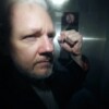 Retrasa GB extradición de Julian Assange a EU