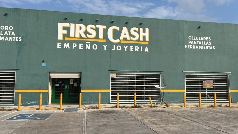 Reportan trabajadores daños en una casa de empeño en Cancún