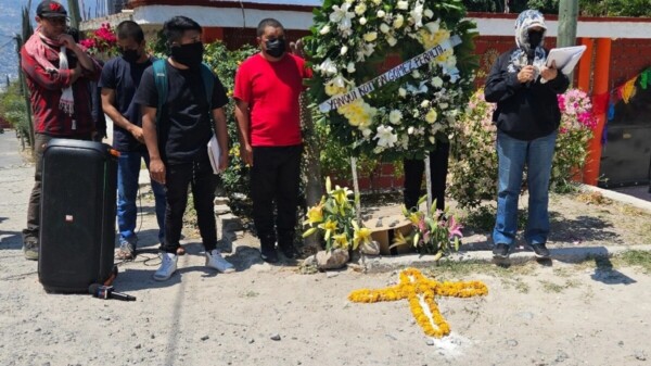 Se entregan dos implicados en muerte de normalista, falta uno