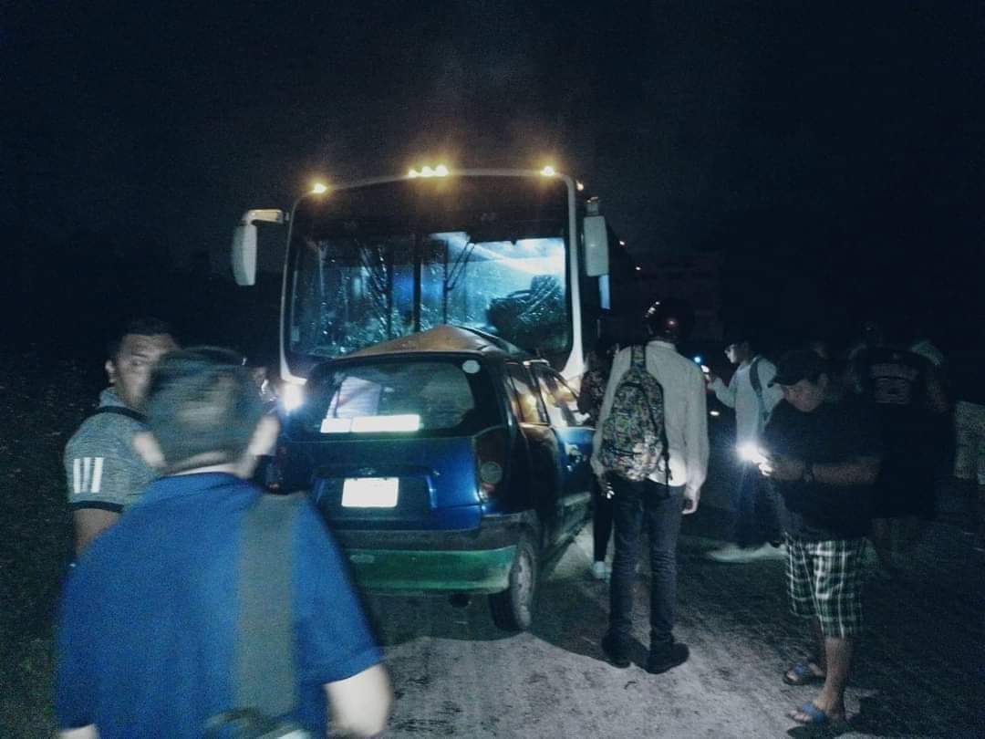 Muere automovilista en trágico accidente en la carretera federal Felipe Carrillo Puerto-Tulum; al parecer fue un “pestañazo” lo que causó la tragedia.