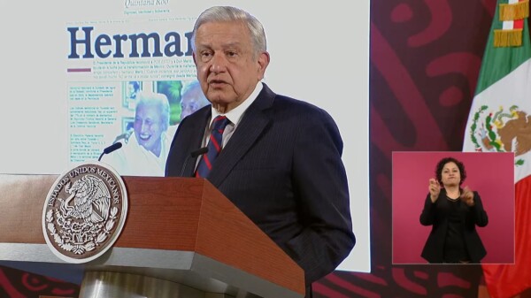 Lamenta AMLO muerte del periodista Mario Menéndez