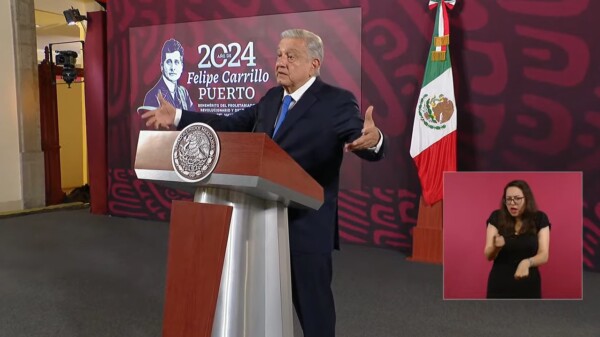 Democracia ayuda más a los pobres: AMLO