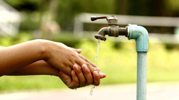 Violan en Querétaro un derecho humano básico, limitan el agua