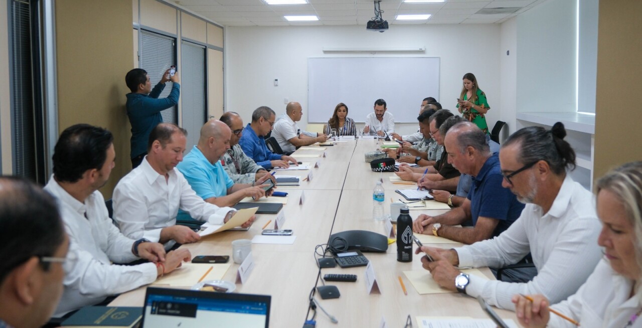 Dan seguimiento a los acuerdos establecidos autoridades estatales, federales, aeroportuarias y el sector turístico para optimizar el acceso de nuestra población, visitantes y turistas al estado.