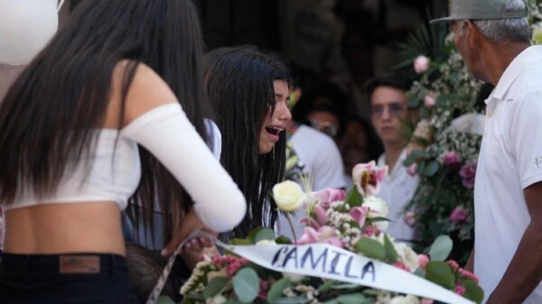 Lamenta AMLO feminicidio de Camila y linchamiento