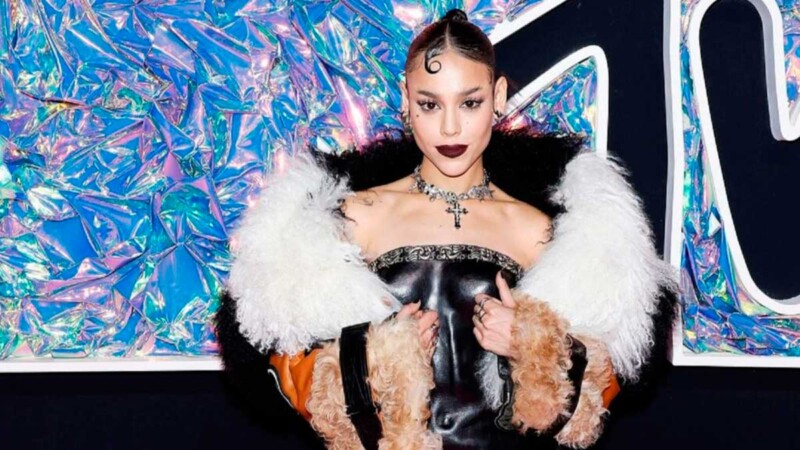 Danna Paola reacciona a críticas por elegir a España sobre México