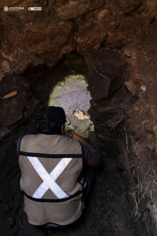 Descubren un chultún en la Zona Arqueológica de Tulum; es el único vestigio arquitectónico de su tipo que se localiza al interior de una edificación del sitio.
