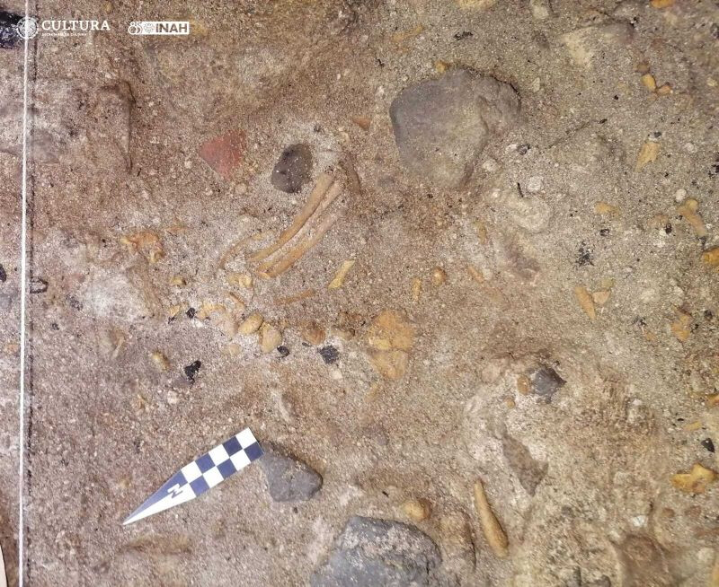 Dentro del compartimiento subterráneo se hallaron restos óseos humanos que podrían indicar que tuvo un uso ritual.