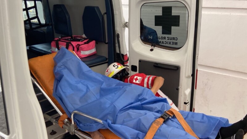 Hallan a turista en un charco hemático; su esposa estaba lesionada