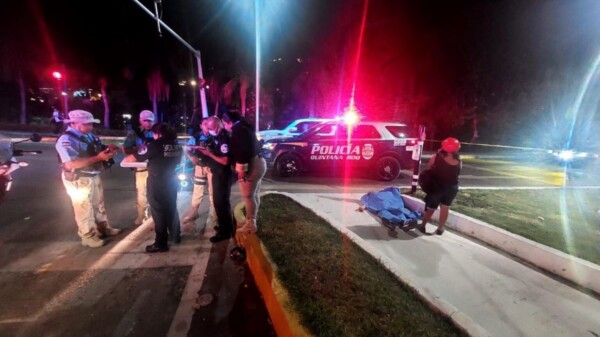 Motociclista pierde la vida tras chocar en el bulevar Kukulcán