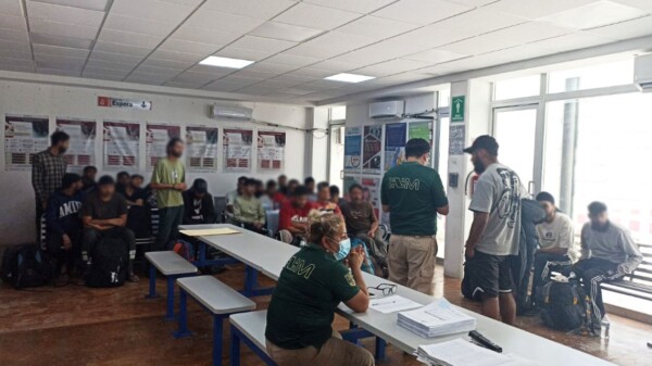 Realizan proceso migratorio a 184 migrantes rescatados en Quintana Roo y Zacatecas