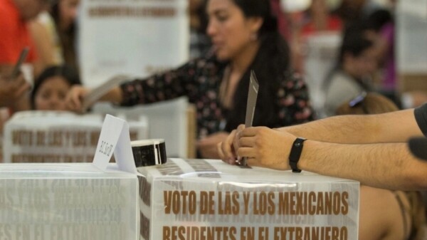 “Se buscará facilitar voto de mexicanos en el extranjero”