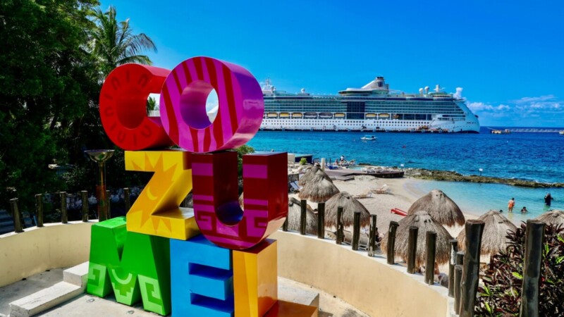 Cozumel refrenda liderazgo turístico, supera llegada de cruceros y vuelos internacionales