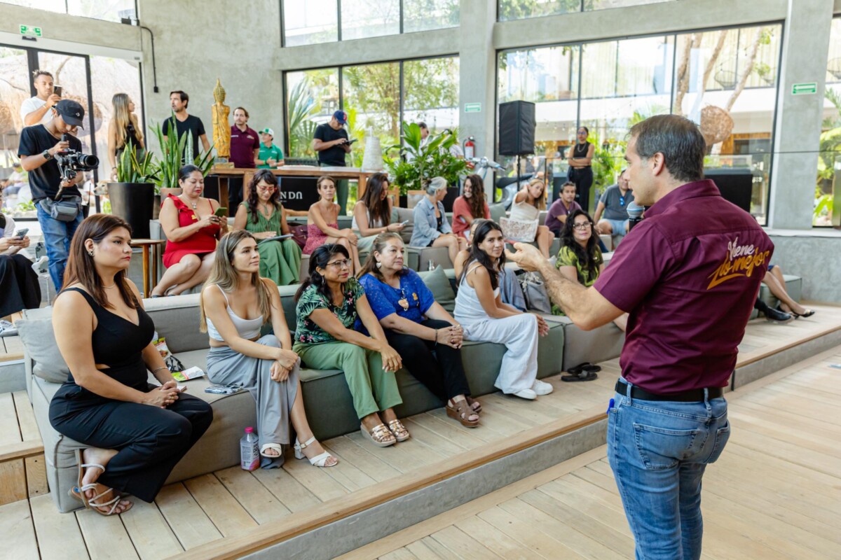 El candidato a la presidencia municipal de Tulum se reunió con integrantes de la Asociación Mexicana de Mujeres Empresarias (Amexme).