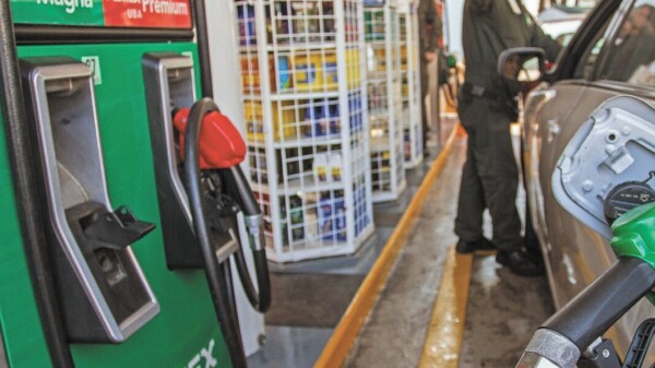 Incrementa Hacienda estímulo fiscal a la Magna y Diésel