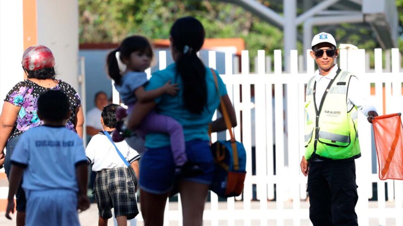 Exitoso operativo Regreso a Clases en Isla Mujeres