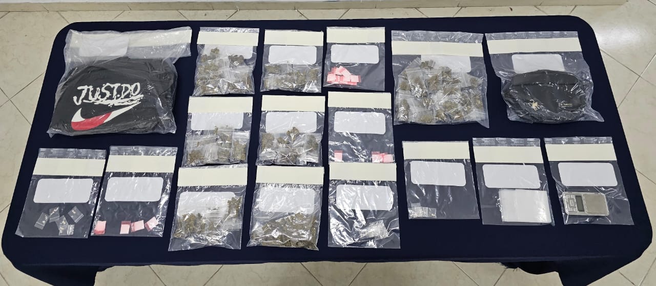 Detienen a seis con drogas en la isla de Cozumel; les decomisaron varias dosis de enervantes, así como dos motocicletas.