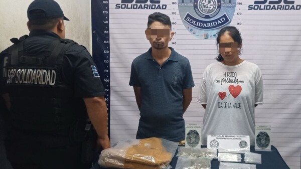 Detienen a pareja con droga en Playa del Carmen.