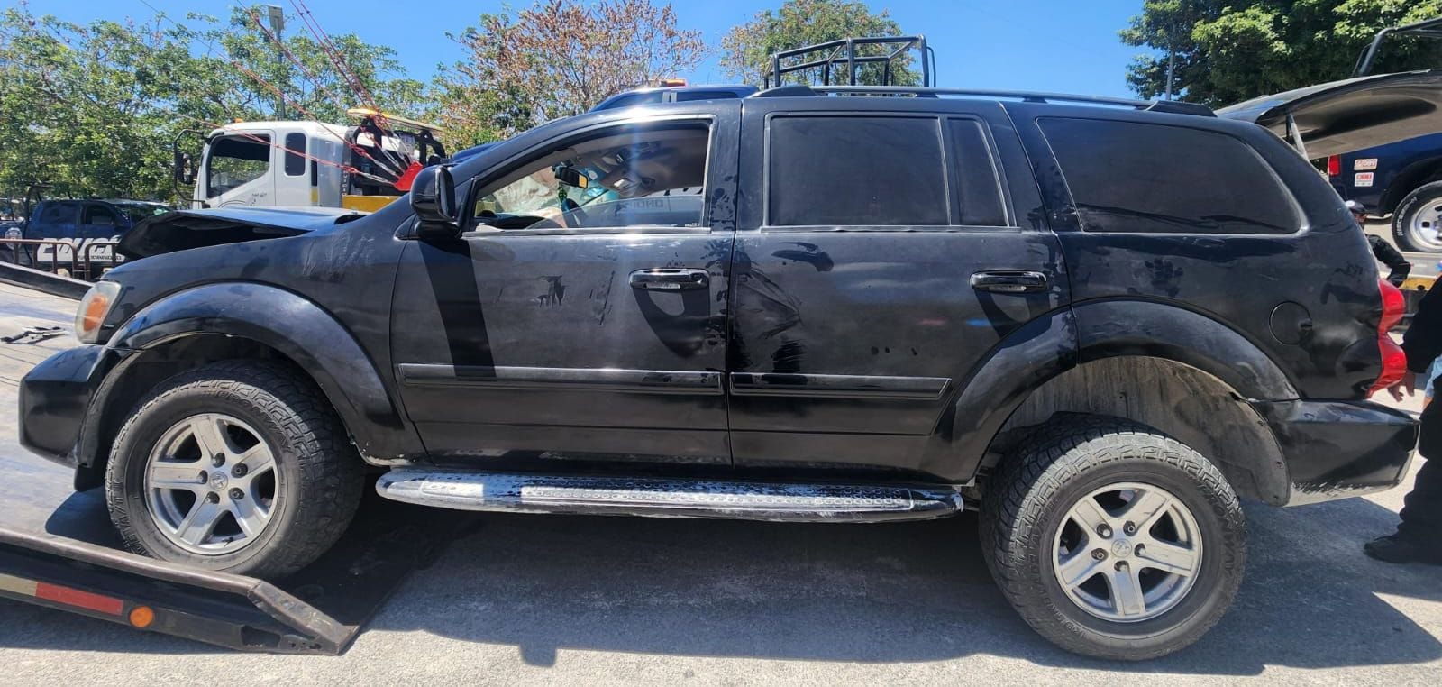 Confirman 8 detenidos tras persecución en Playa del Carmen; tabasqueño transportaba a grupo de salvadoreños y brasileños en una camioneta.