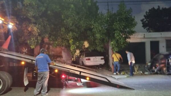 Recuperan en la Región 90 de Cancún dos vehículos con reporte de robo