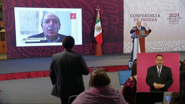 Exhibe AMLO “el apapacho” de Salinas a Aguilar Camín